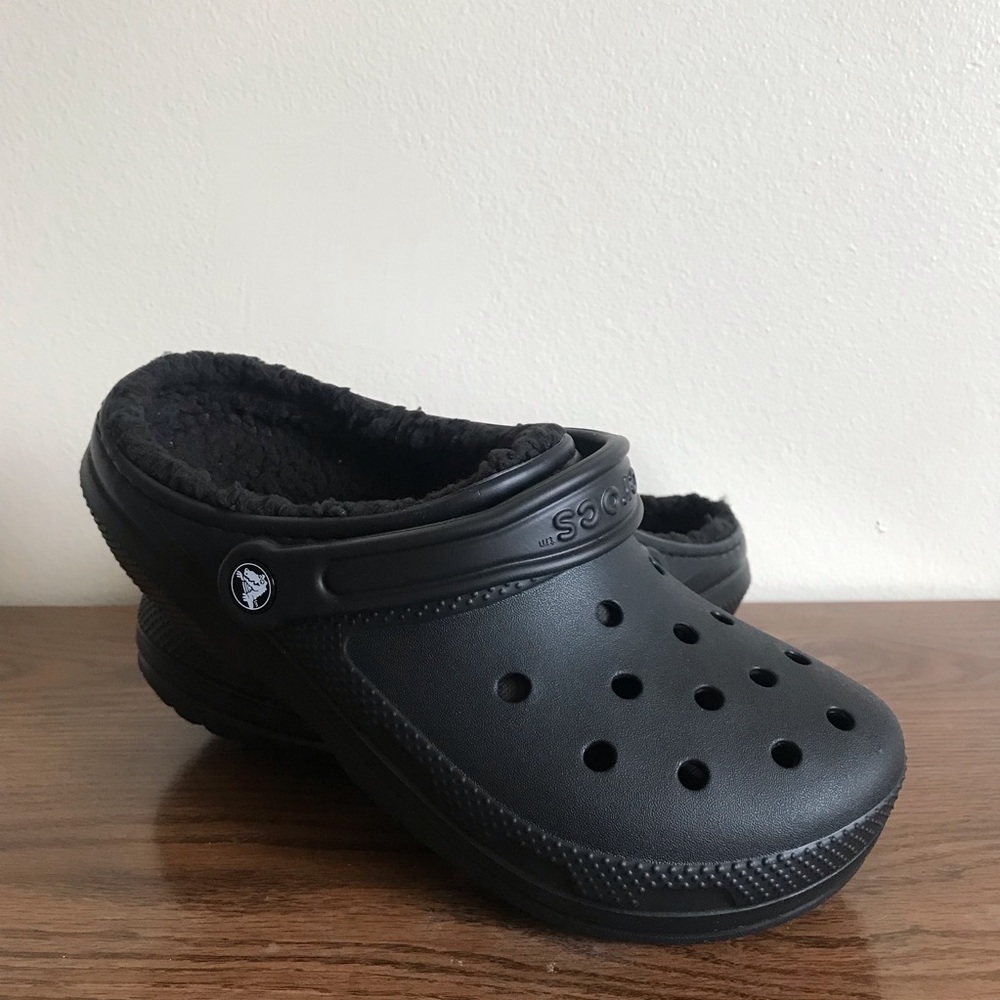 Fur Lined Crocs | Black | 8m10w